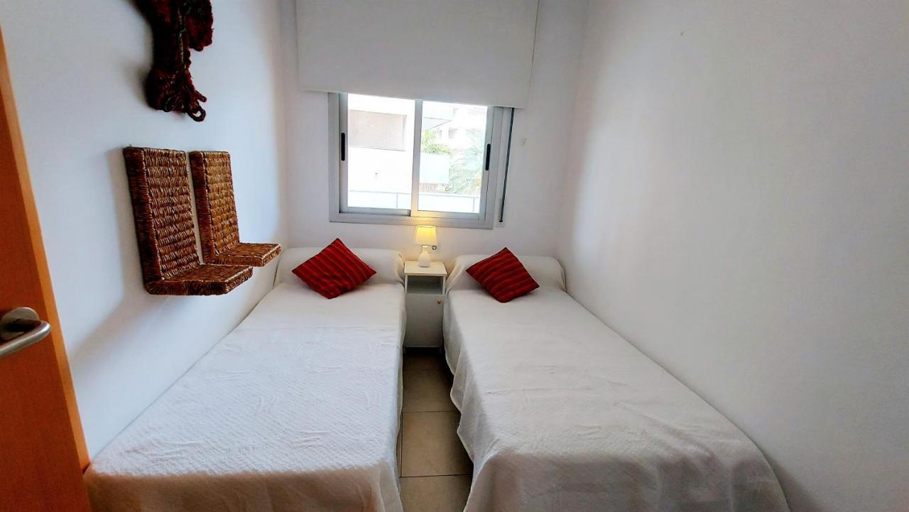 Familidays 020 Aqquaria Apartment Salou Bagian luar foto